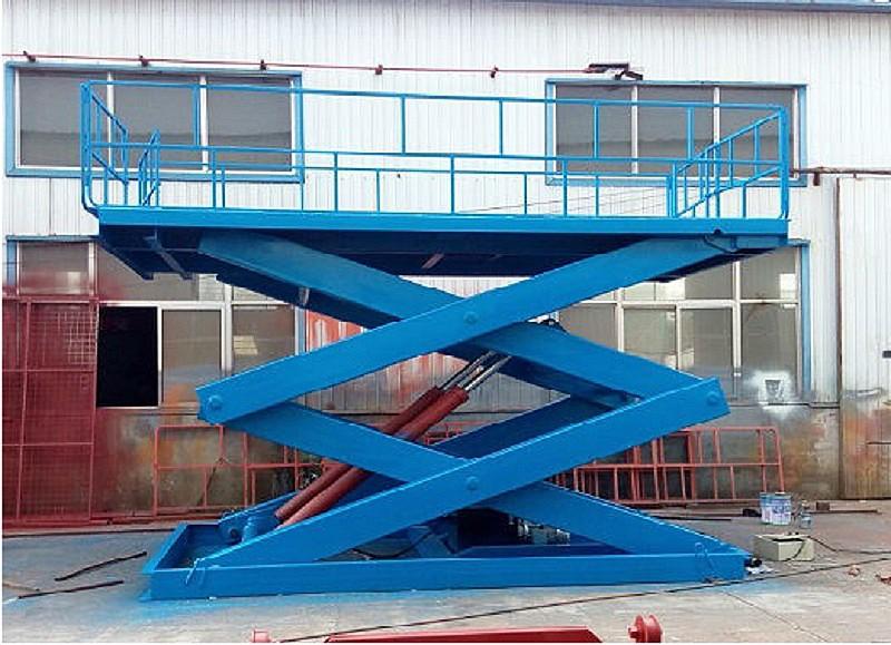 Грузовая передвижная подъемная платформа